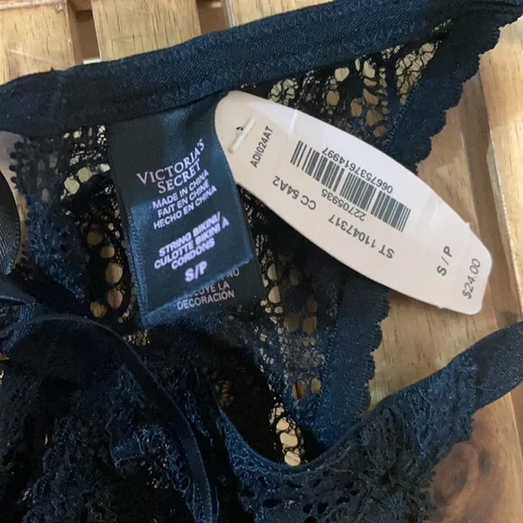 VS Victoria’s Secret Black String Bikini with wrap around ribbon and tassels NWT - Picture 3 of 4